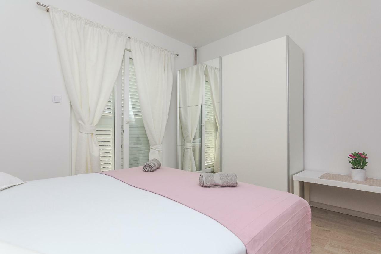 Apartments A&B Makarska Ngoại thất bức ảnh