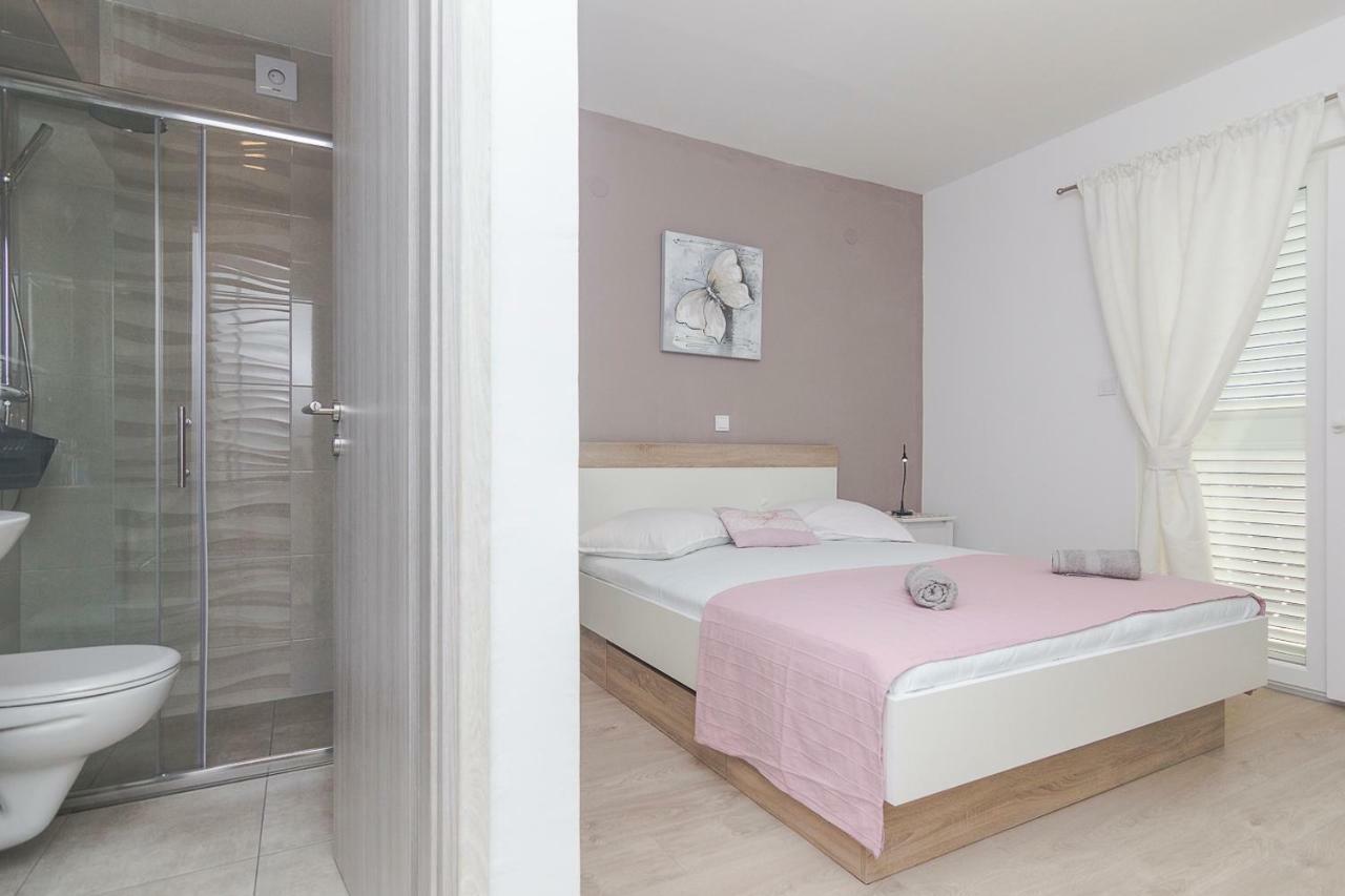 Apartments A&B Makarska Ngoại thất bức ảnh